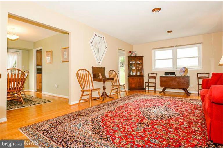 VIENNA WOODS - Residential Lease