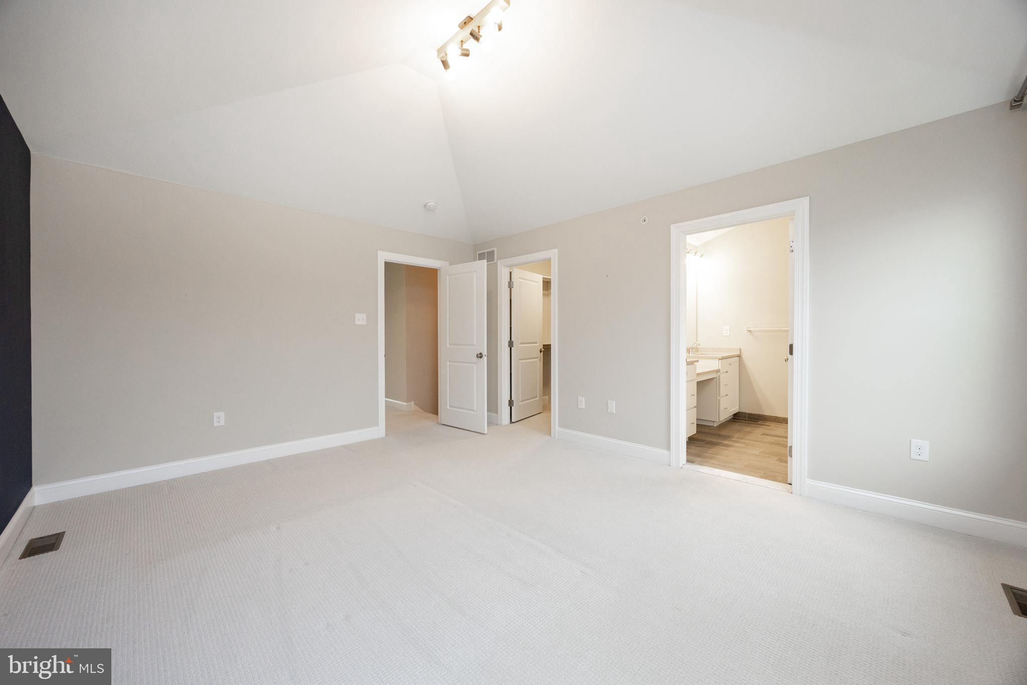 COURTS AT BRYNWOOD - Residential Lease