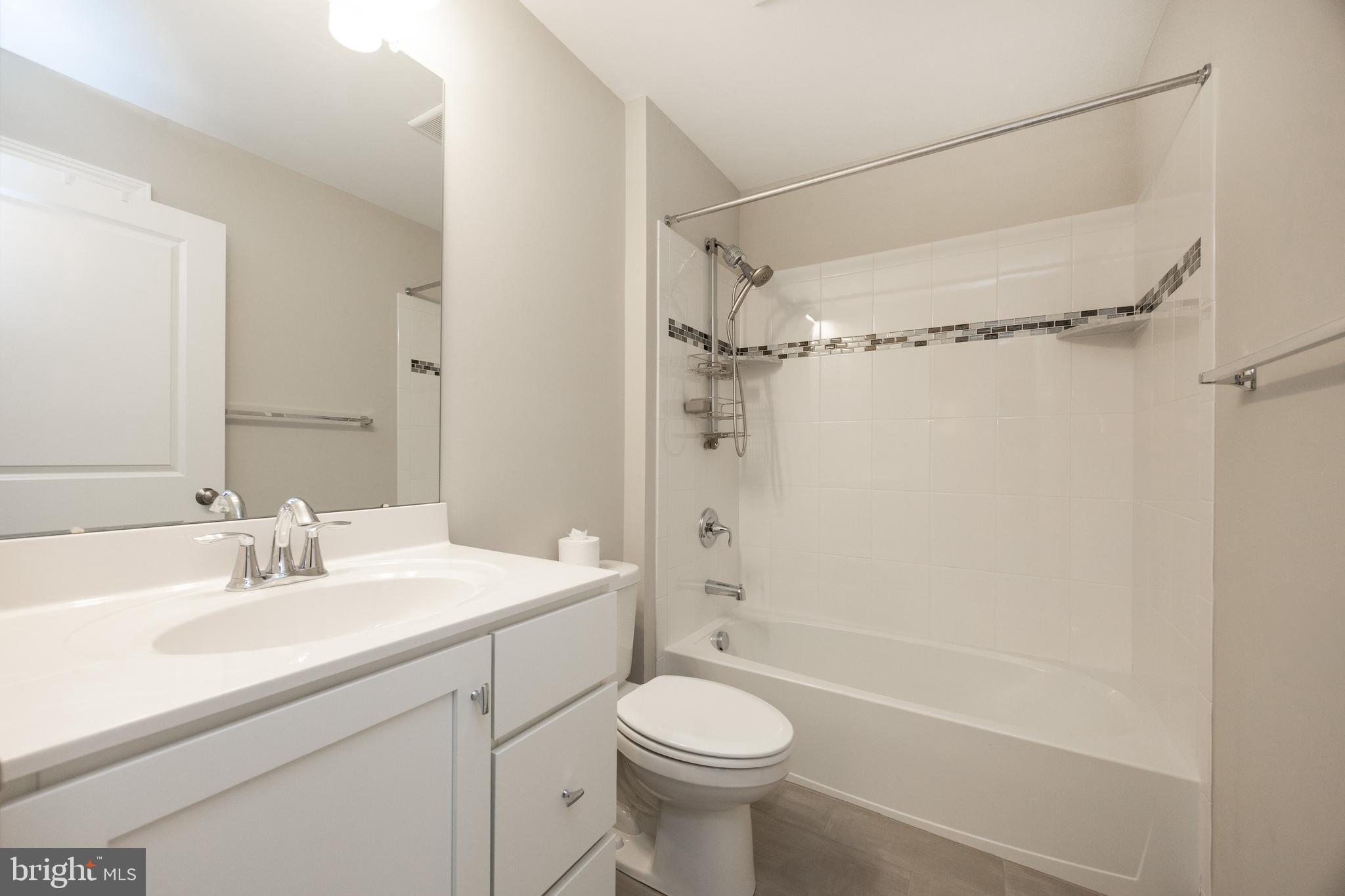 COURTS AT BRYNWOOD - Residential Lease