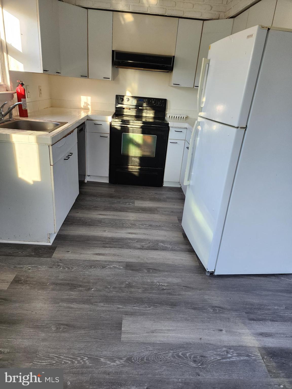 PRINCE PL AT NORTHAMPTOM - Residential Lease