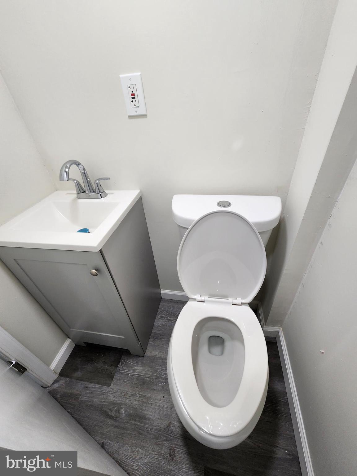 PRINCE PL AT NORTHAMPTOM - Residential Lease