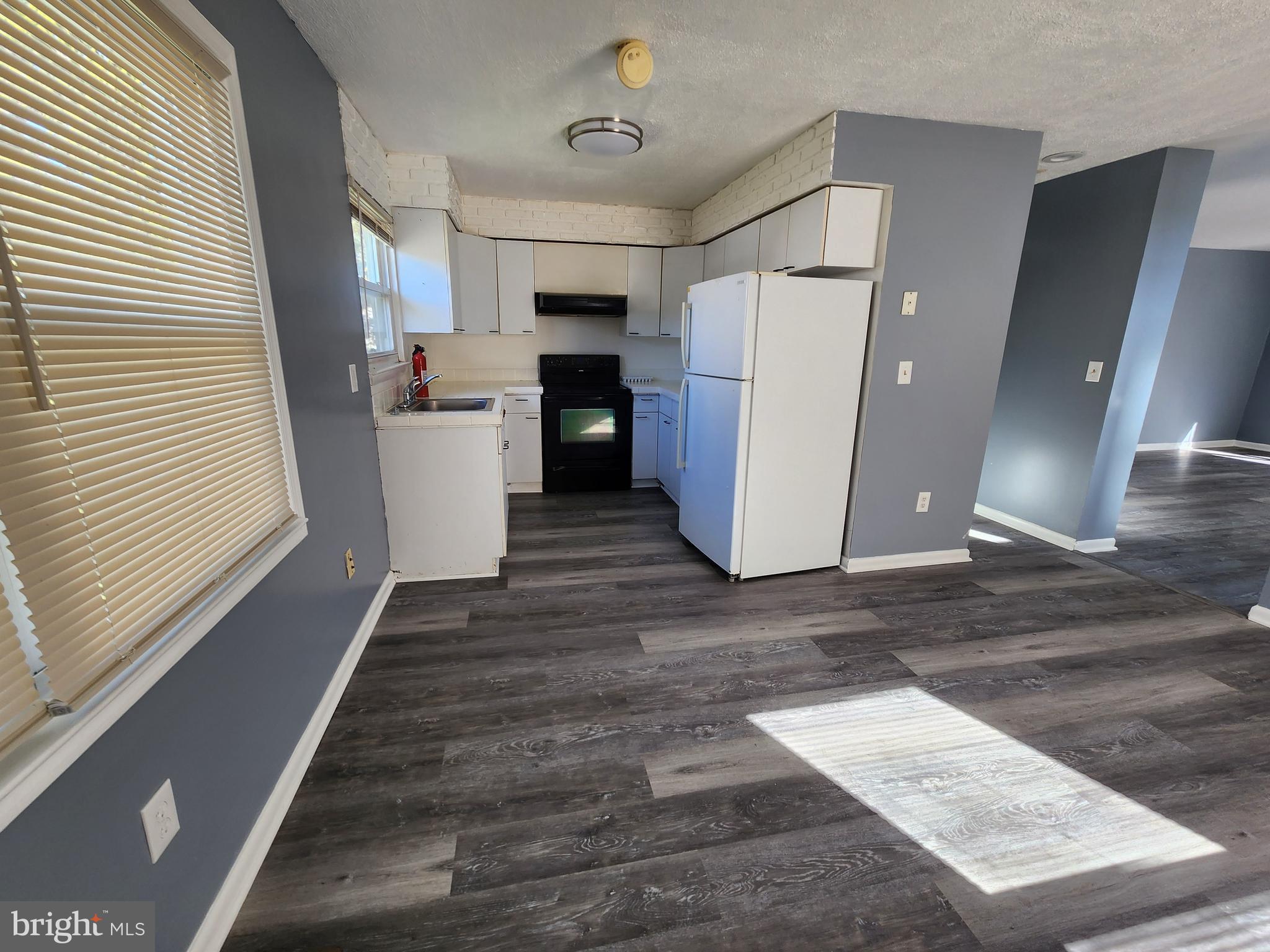 PRINCE PL AT NORTHAMPTOM - Residential Lease