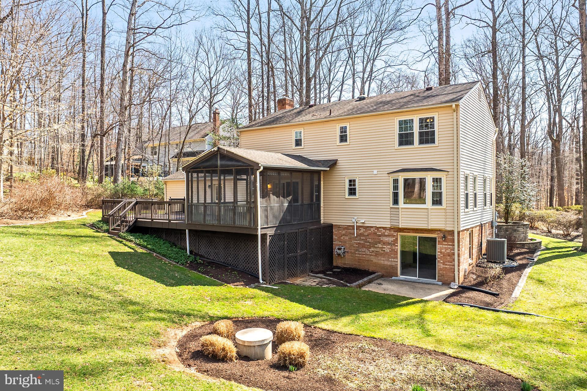 FAIRFAX STATION - Residential