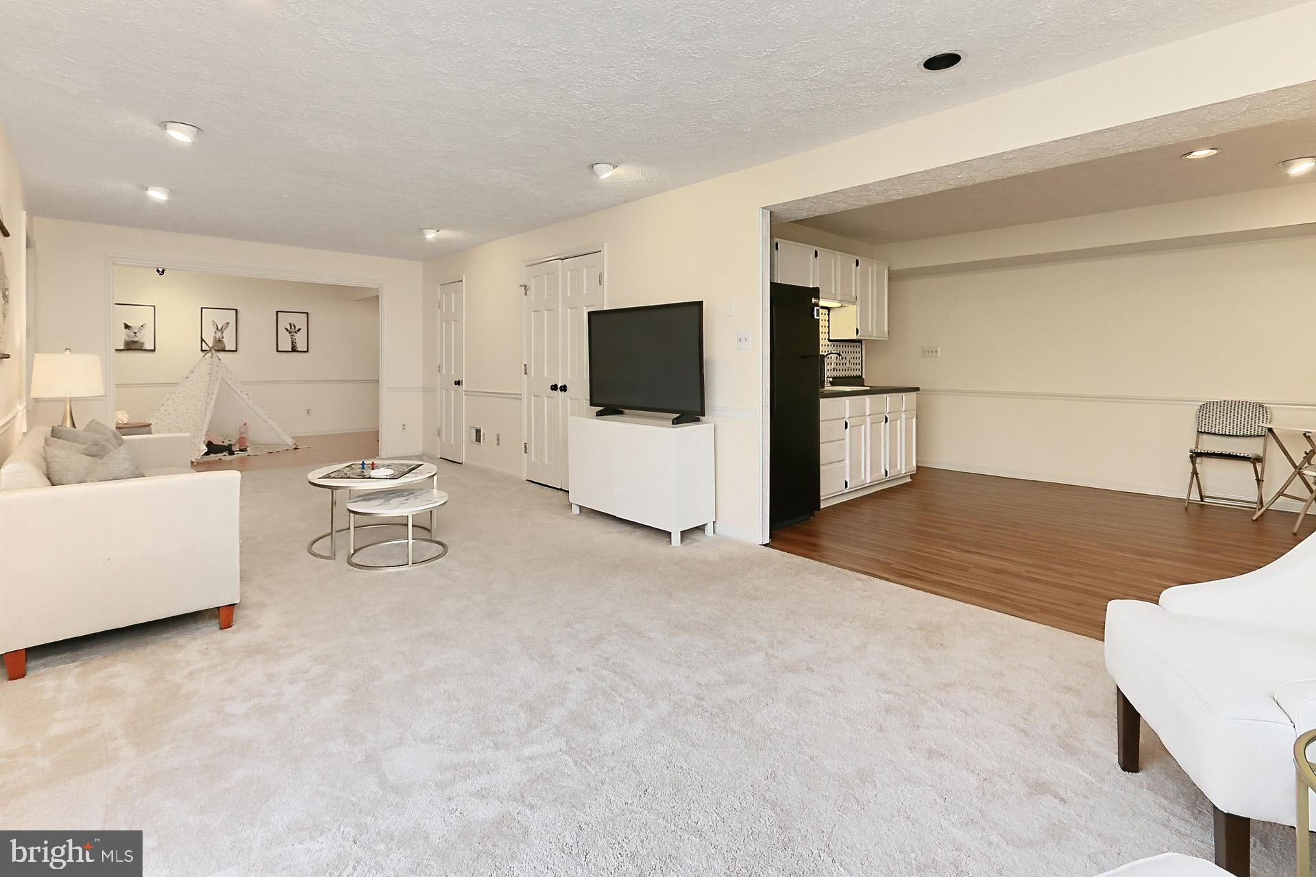 FAIRFAX STATION - Residential