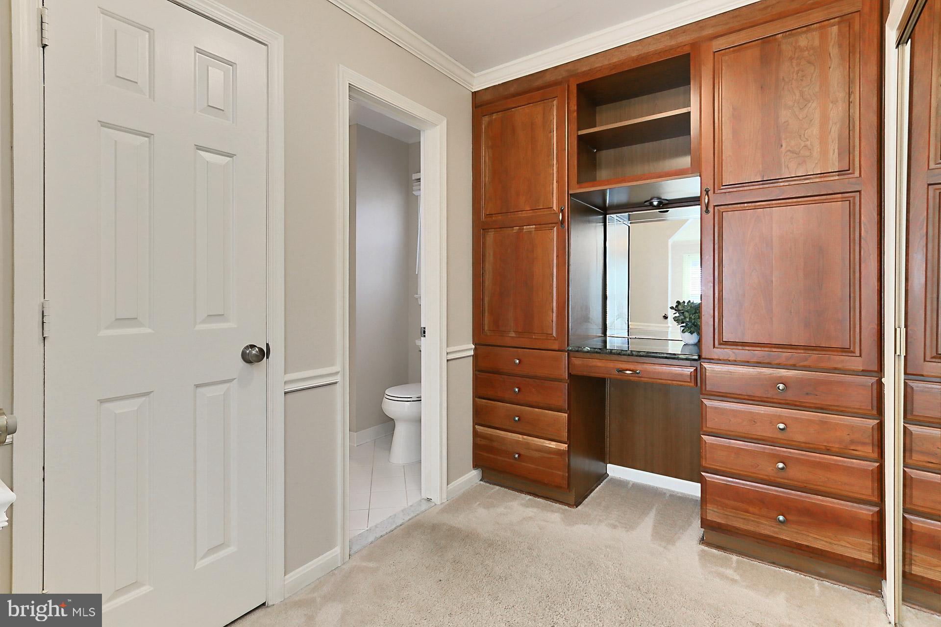 FAIRFAX STATION - Residential