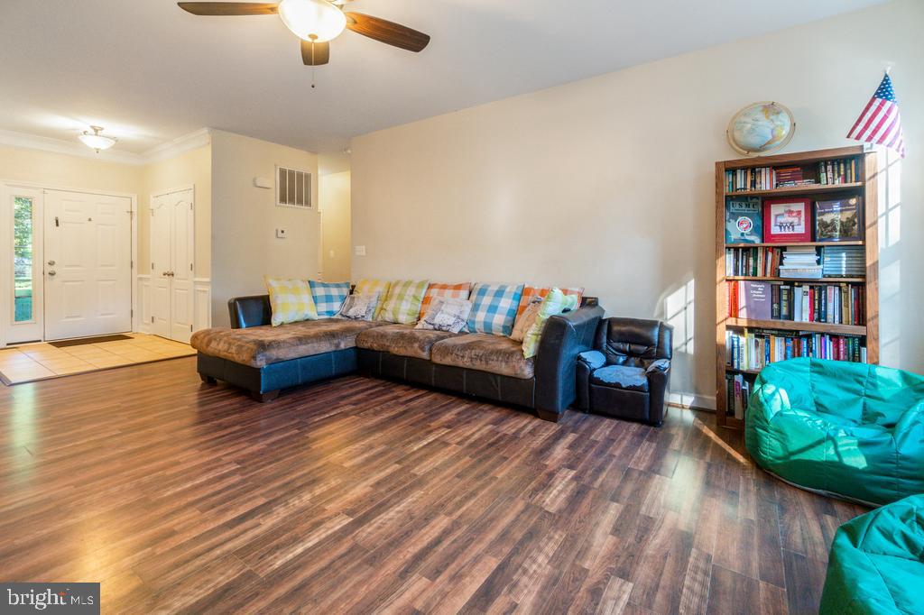 GRAY MANOR - Residential