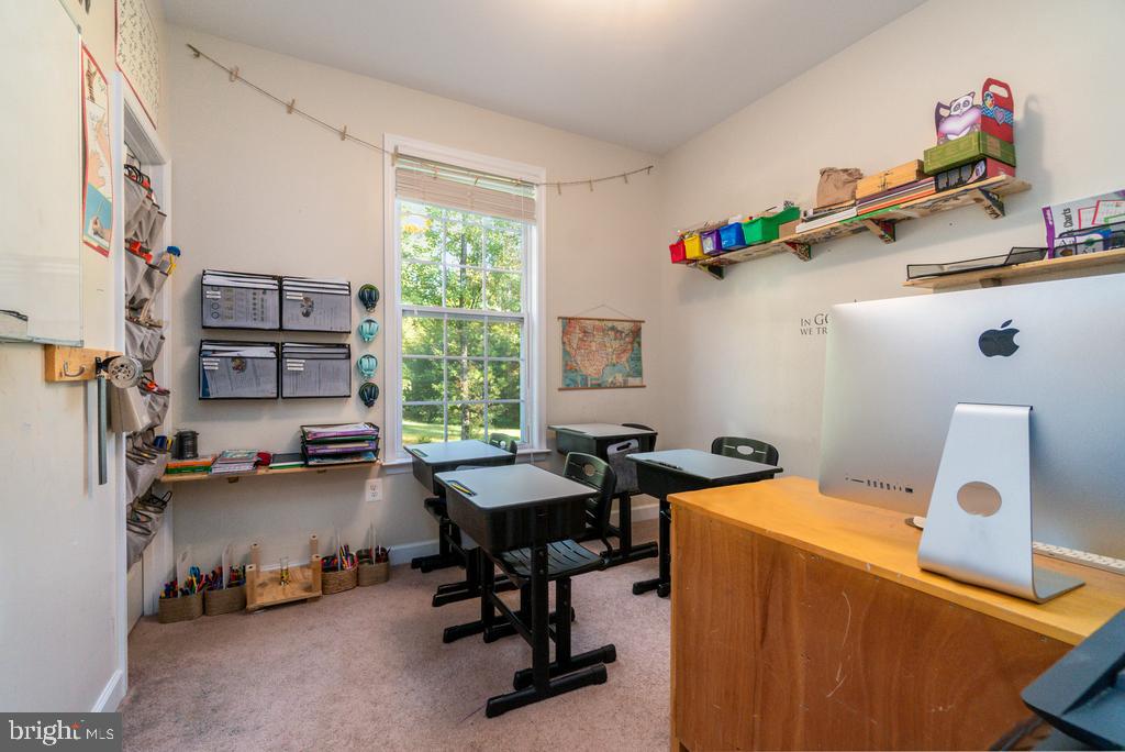 GRAY MANOR - Residential