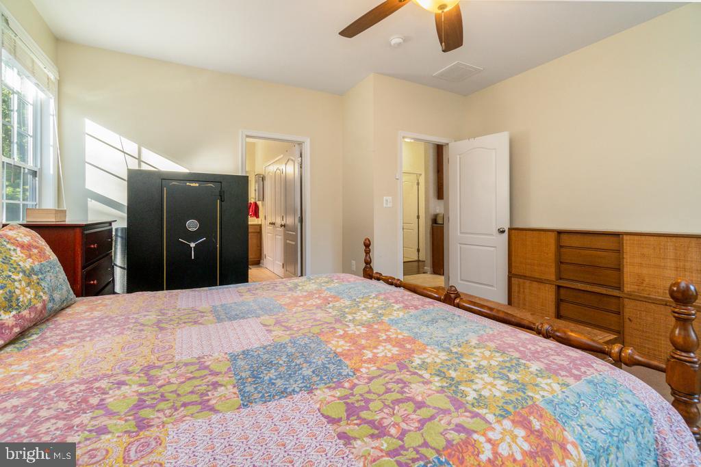 GRAY MANOR - Residential