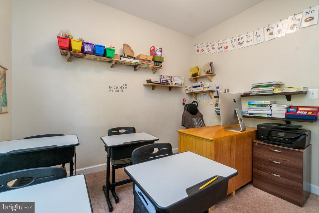 GRAY MANOR - Residential