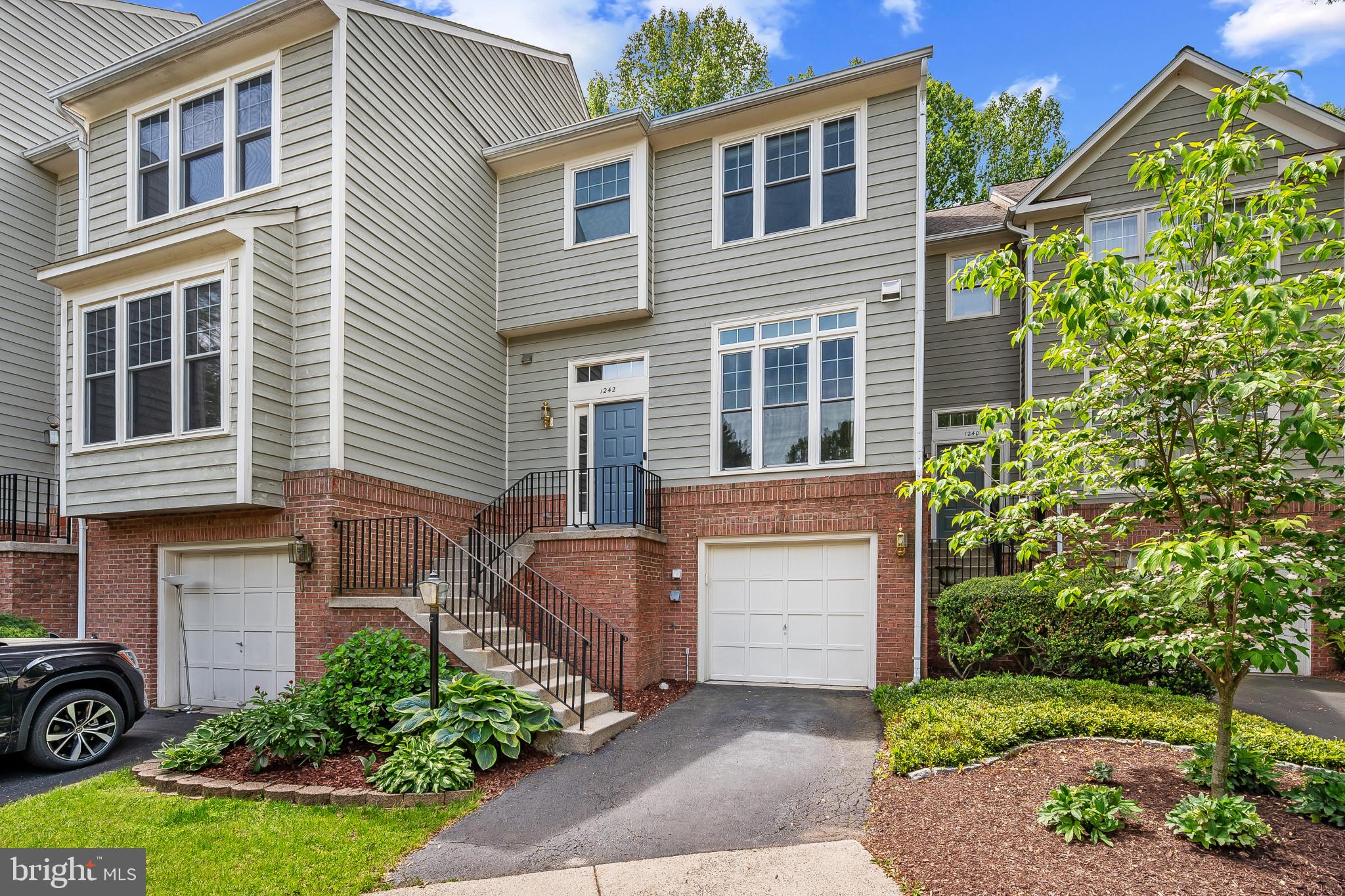 RESTON - Residential