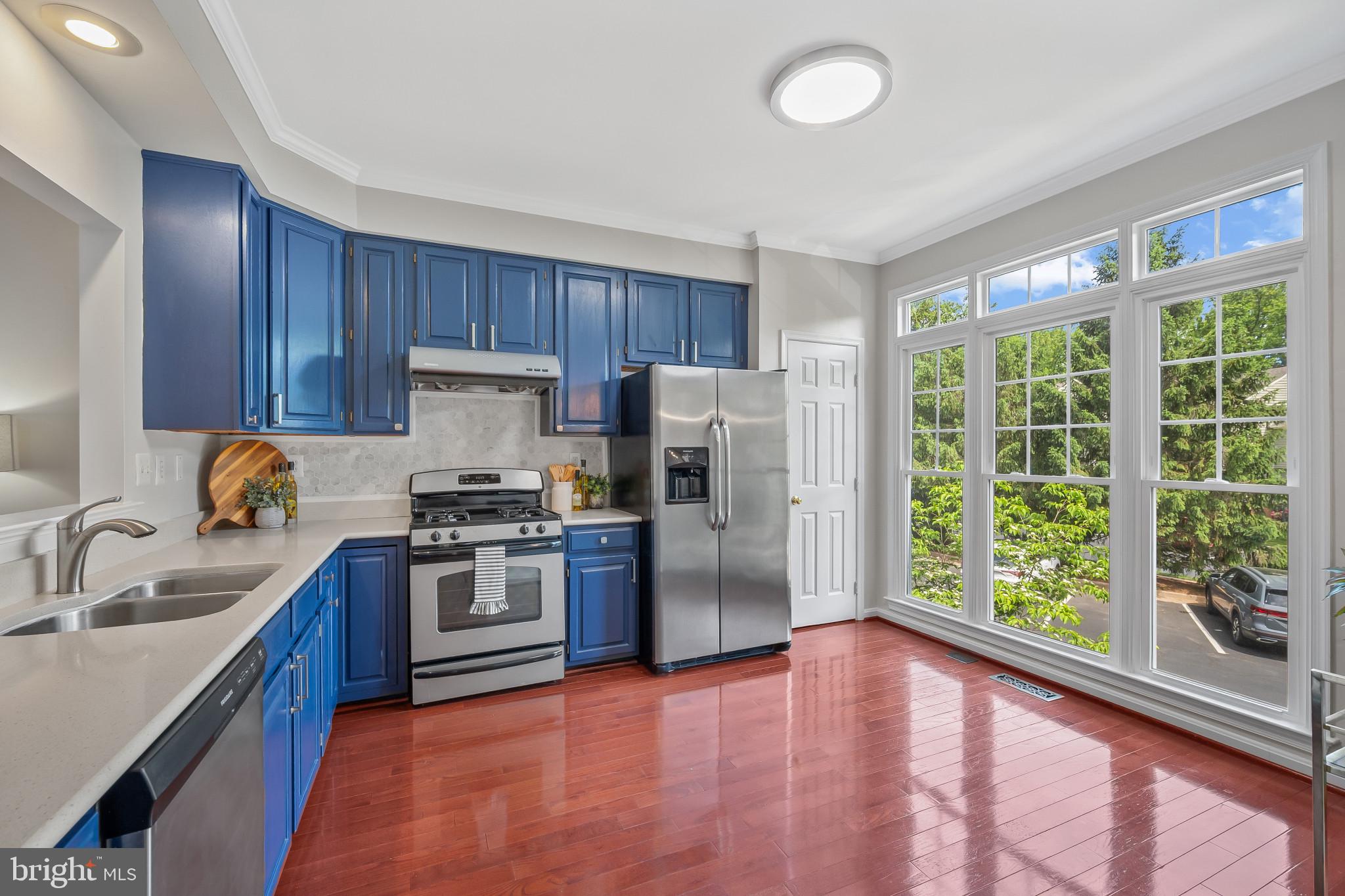 RESTON - Residential