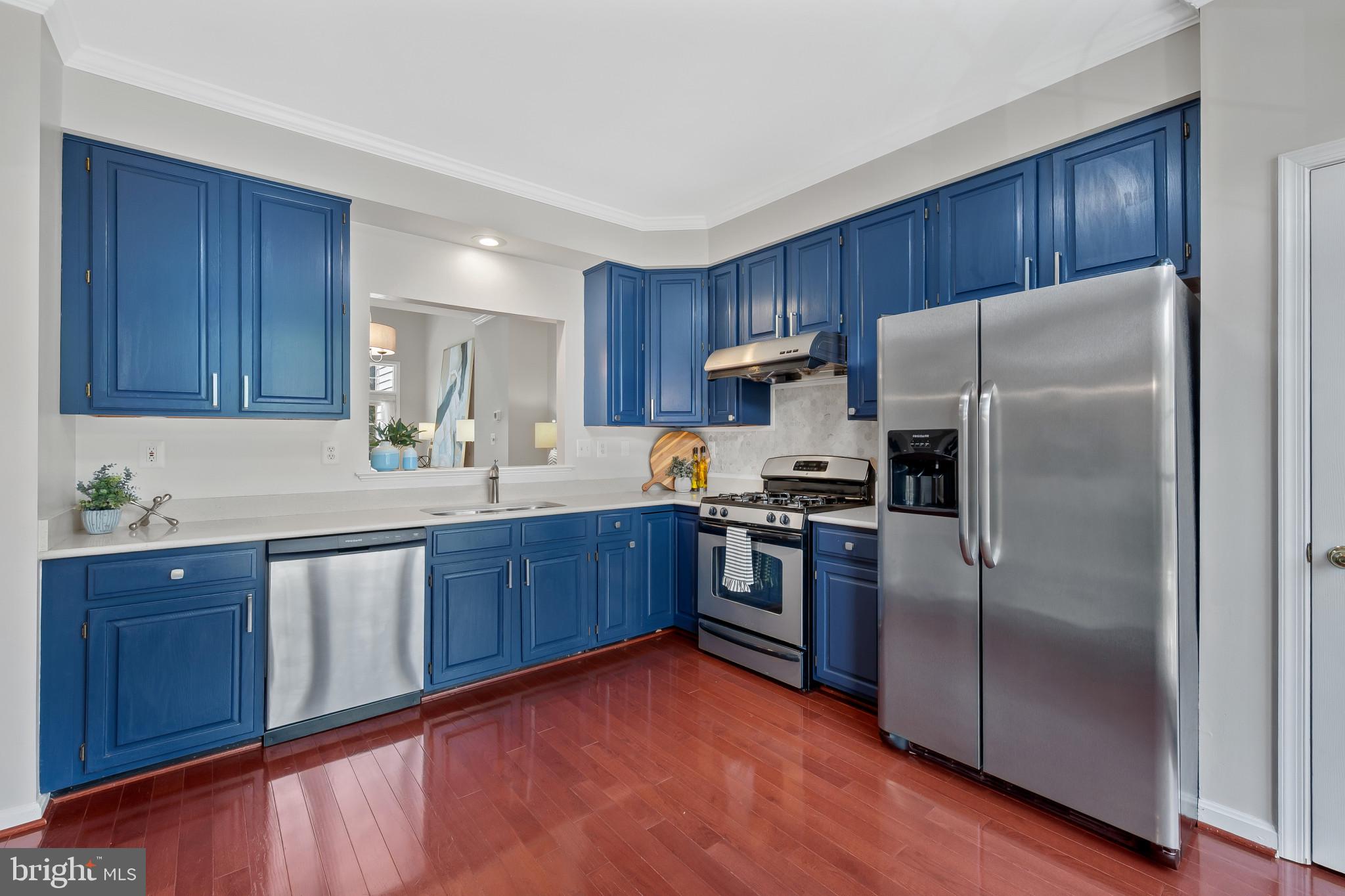 RESTON - Residential