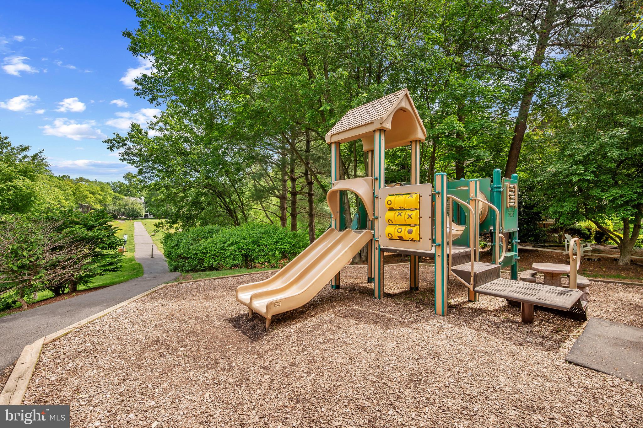 RESTON - Residential