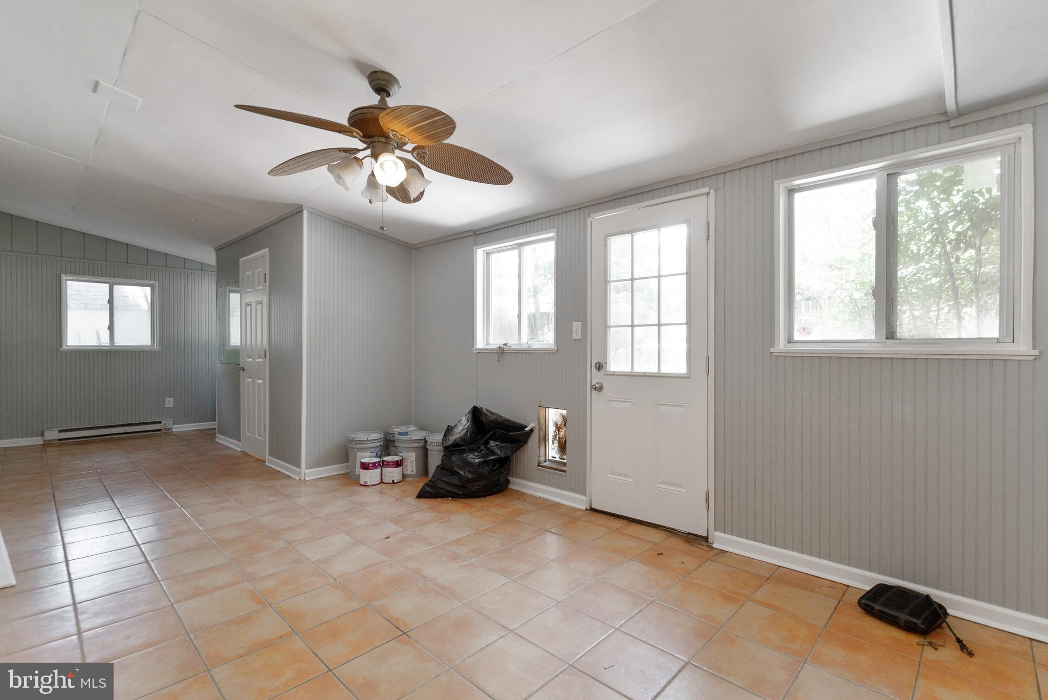 HUNTERS HARBOR - Residential