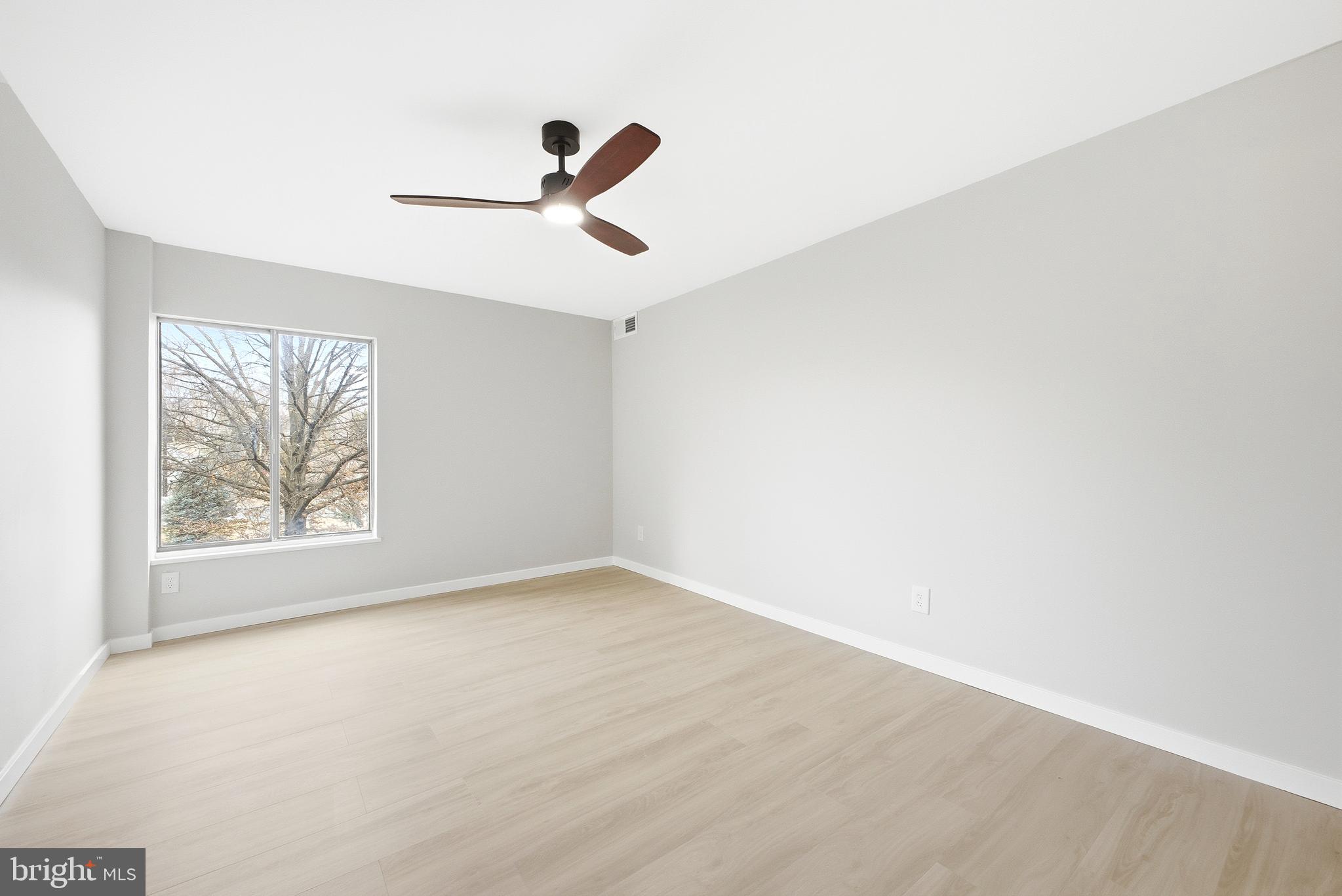 WOODLAKE TOWERS - Residential