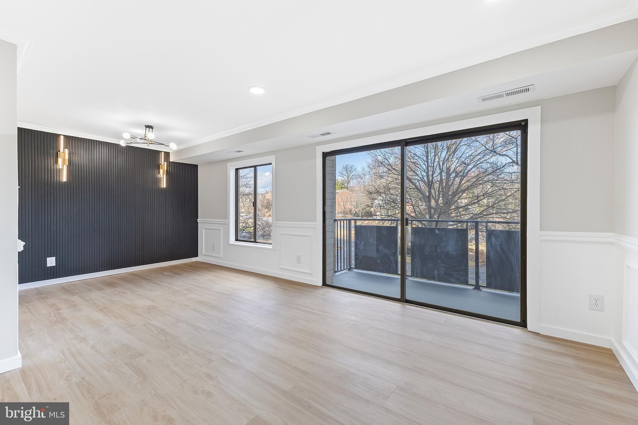 WOODLAKE TOWERS - Residential