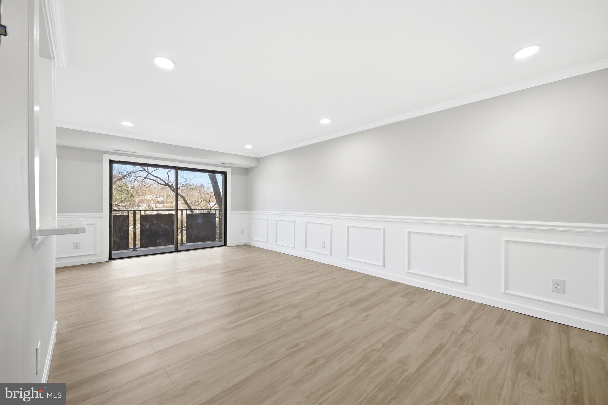 WOODLAKE TOWERS - Residential