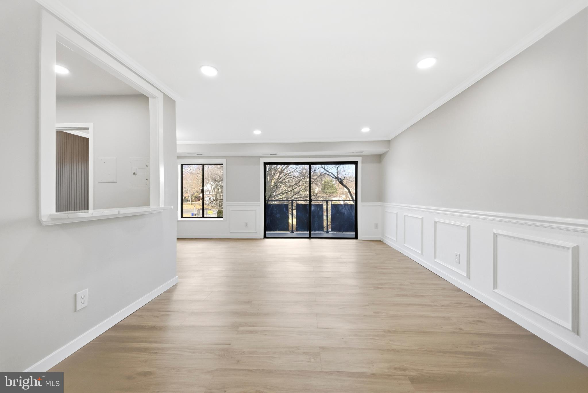 WOODLAKE TOWERS - Residential