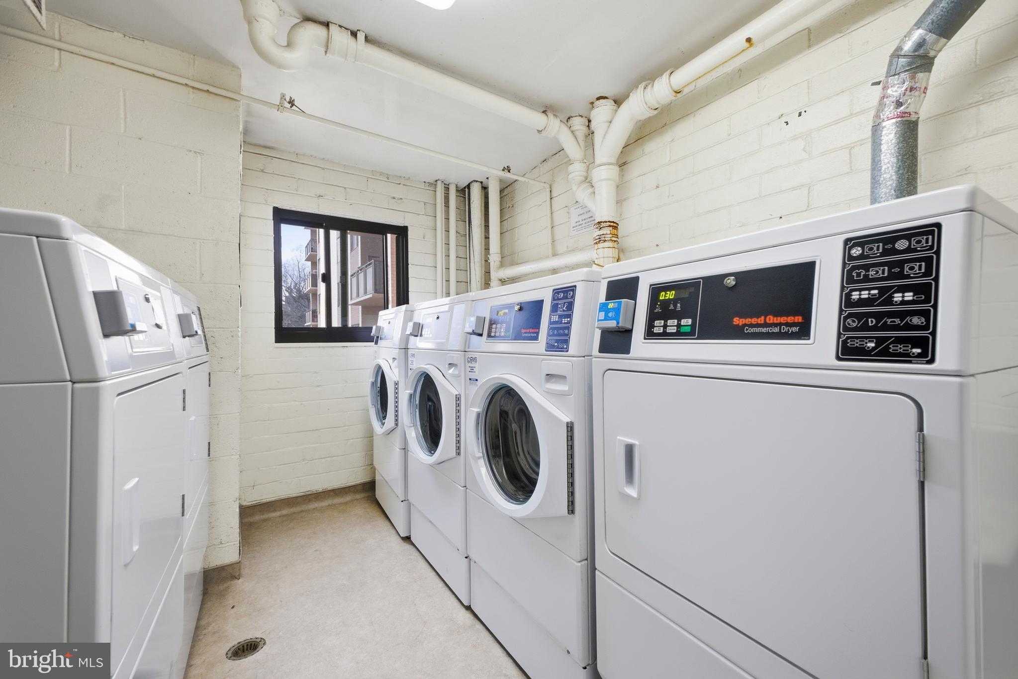 WOODLAKE TOWERS - Residential