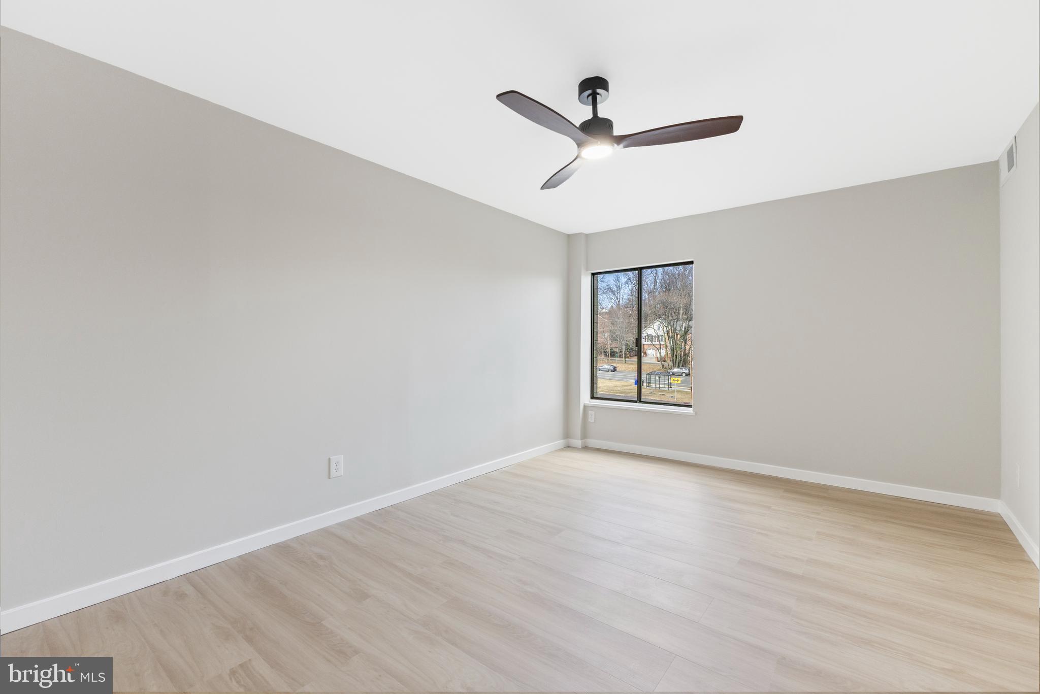 WOODLAKE TOWERS - Residential