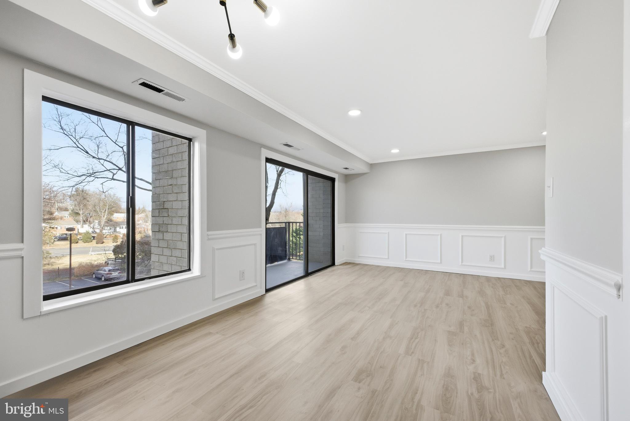 WOODLAKE TOWERS - Residential