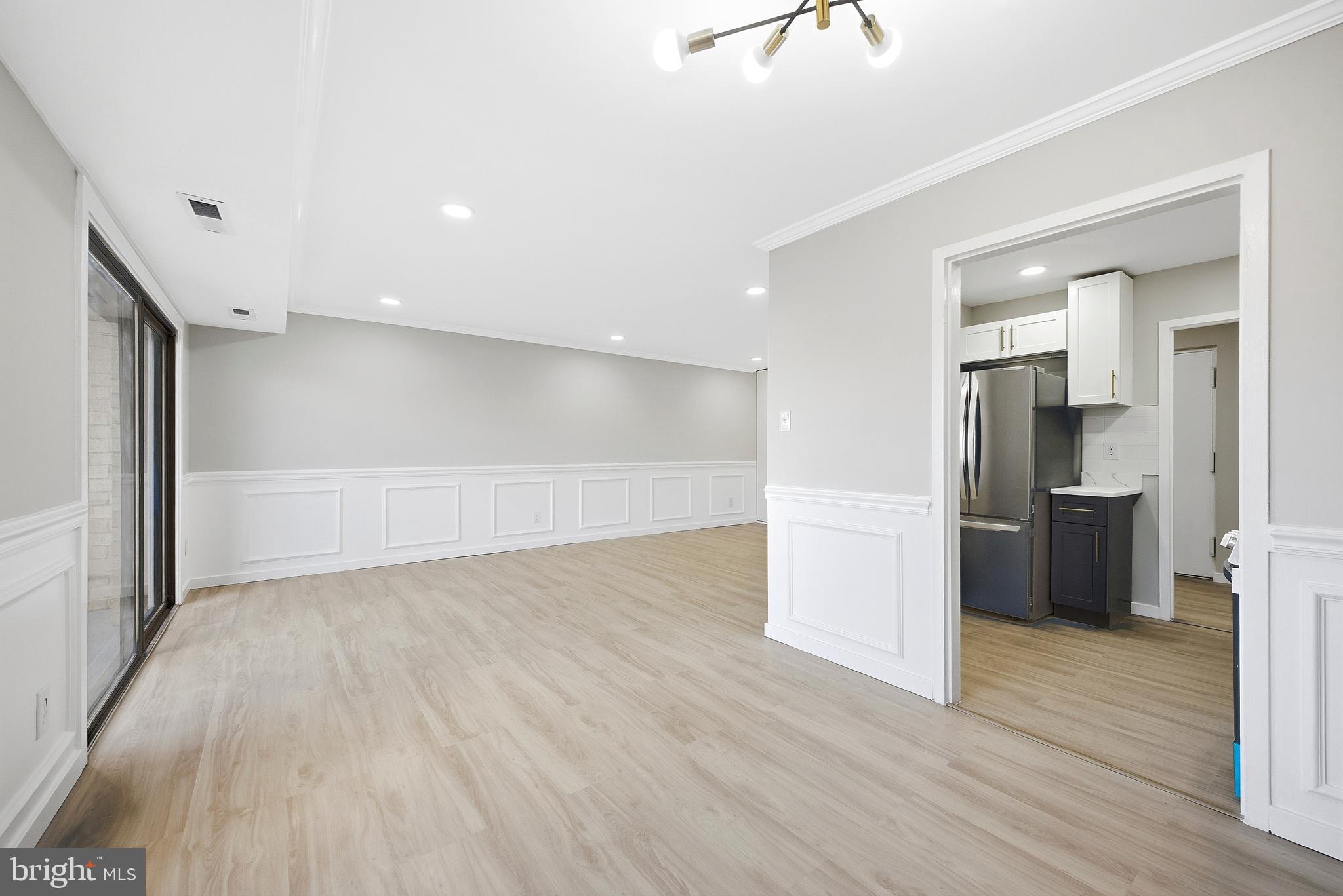 WOODLAKE TOWERS - Residential