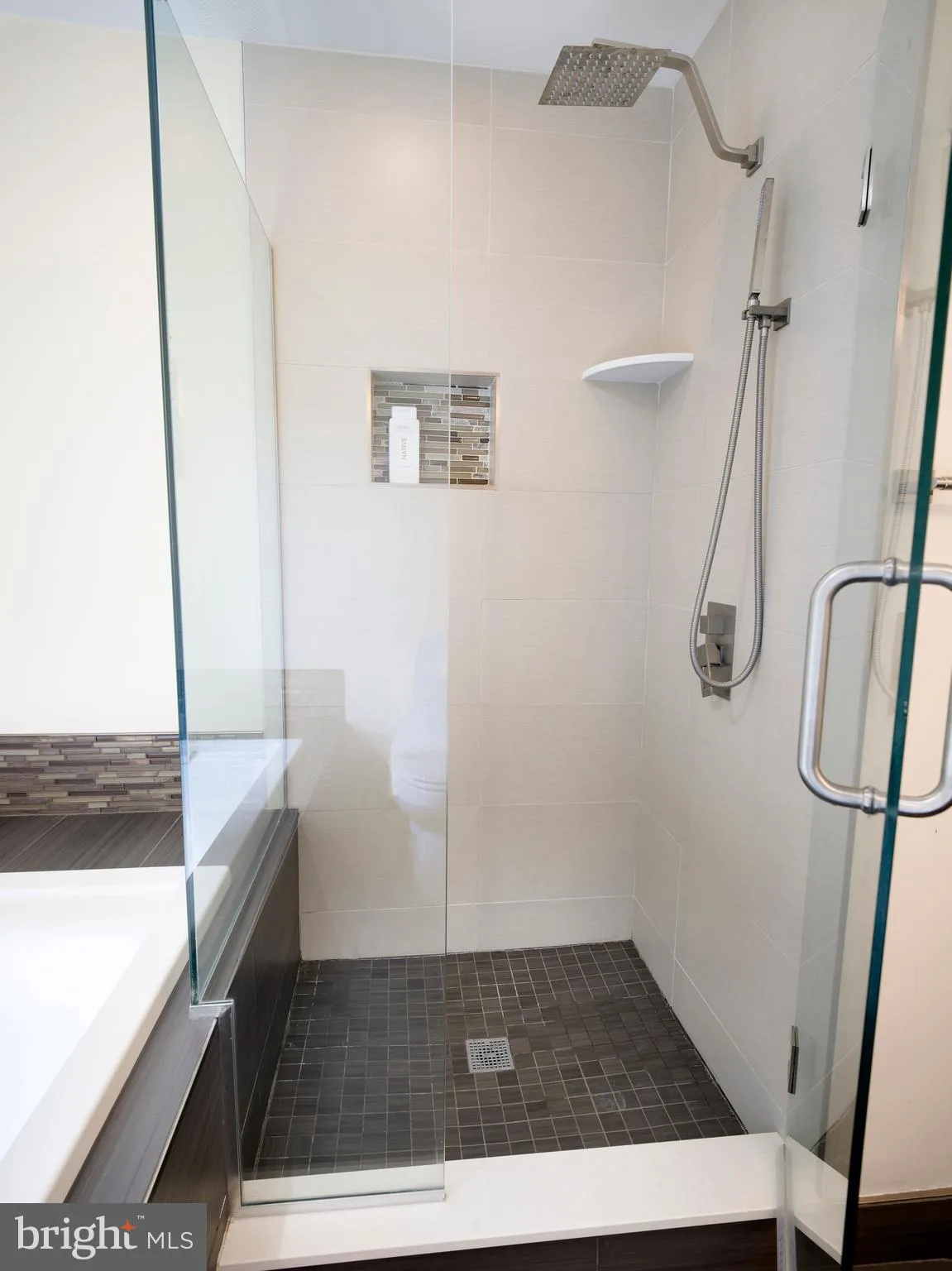 Wynnewood, Pennsylvania 19096, United States, 4 Bedrooms Bedrooms, ,4 BathroomsBathrooms,Residential,Contingent,182609