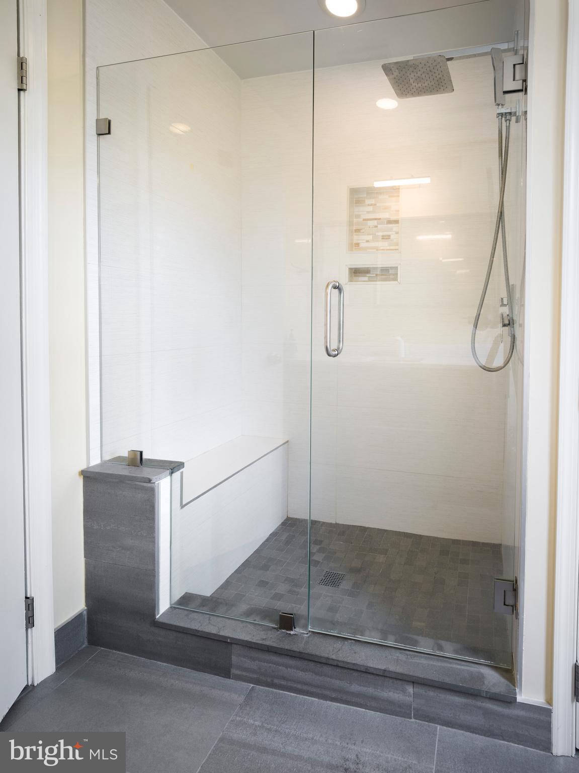 INDIAN CREEK - Residential