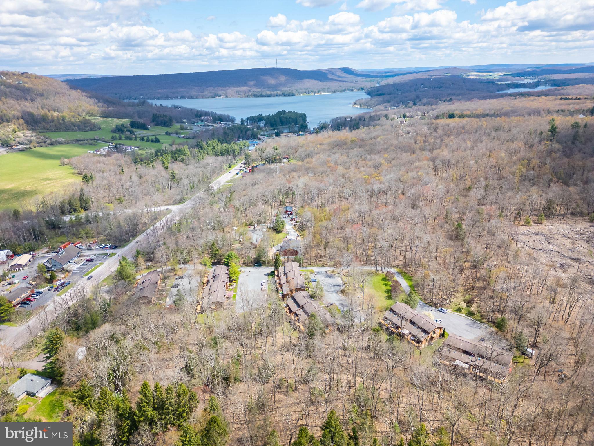 LAUREL BROOK - Residential