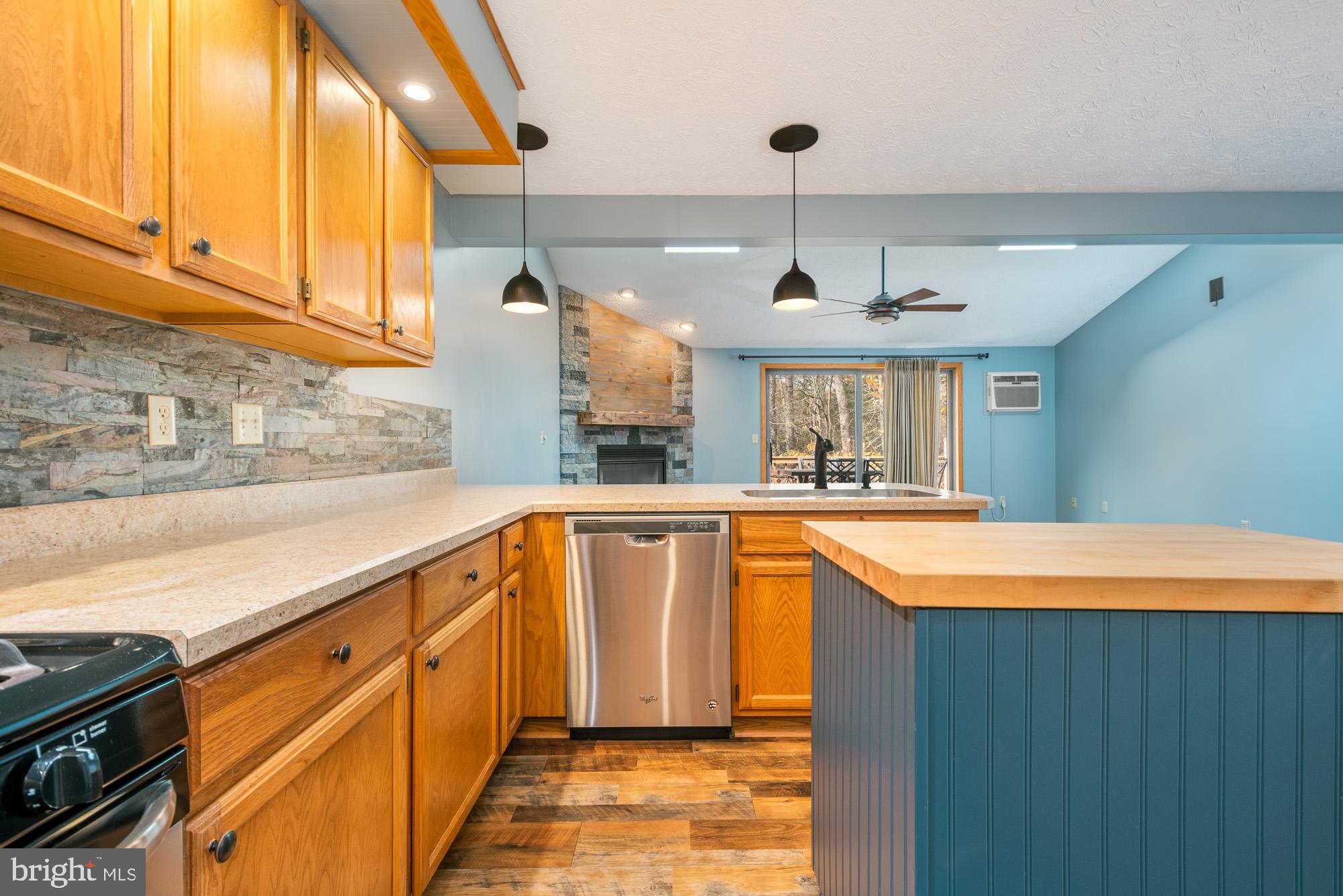 LAUREL BROOK - Residential