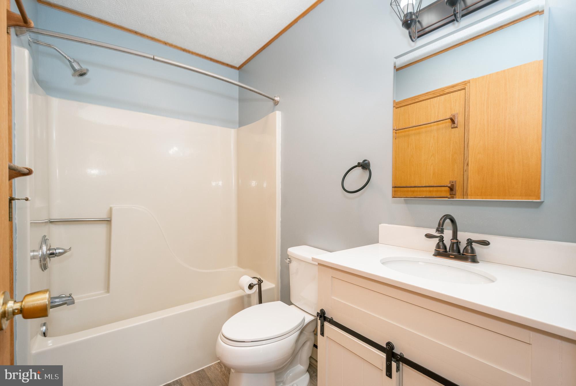 LAUREL BROOK - Residential