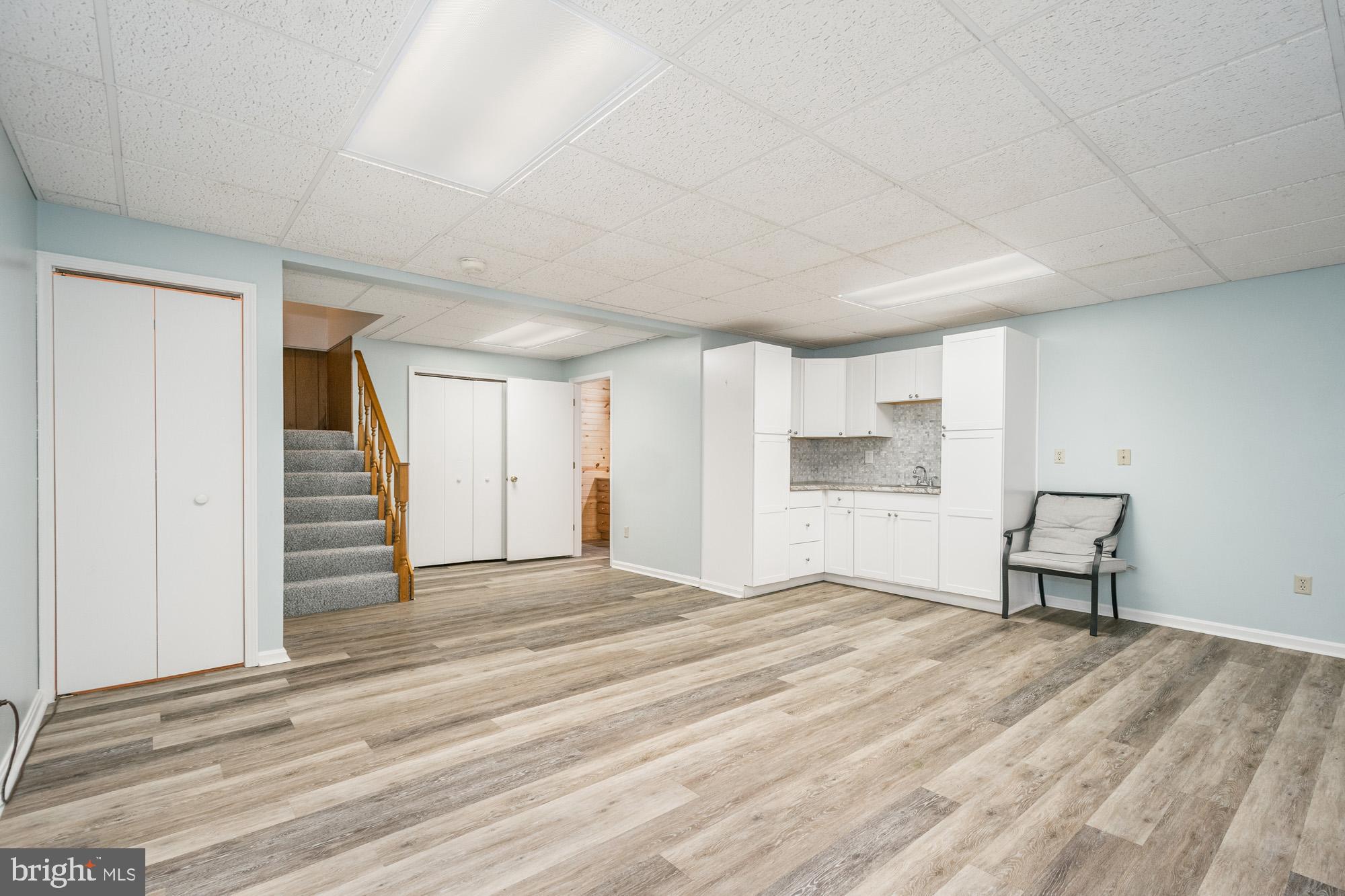 LAUREL BROOK - Residential