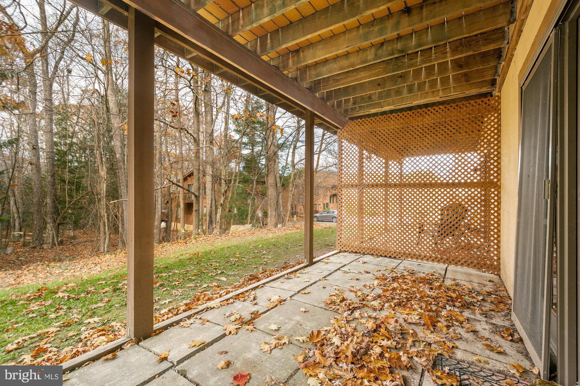 LAUREL BROOK - Residential