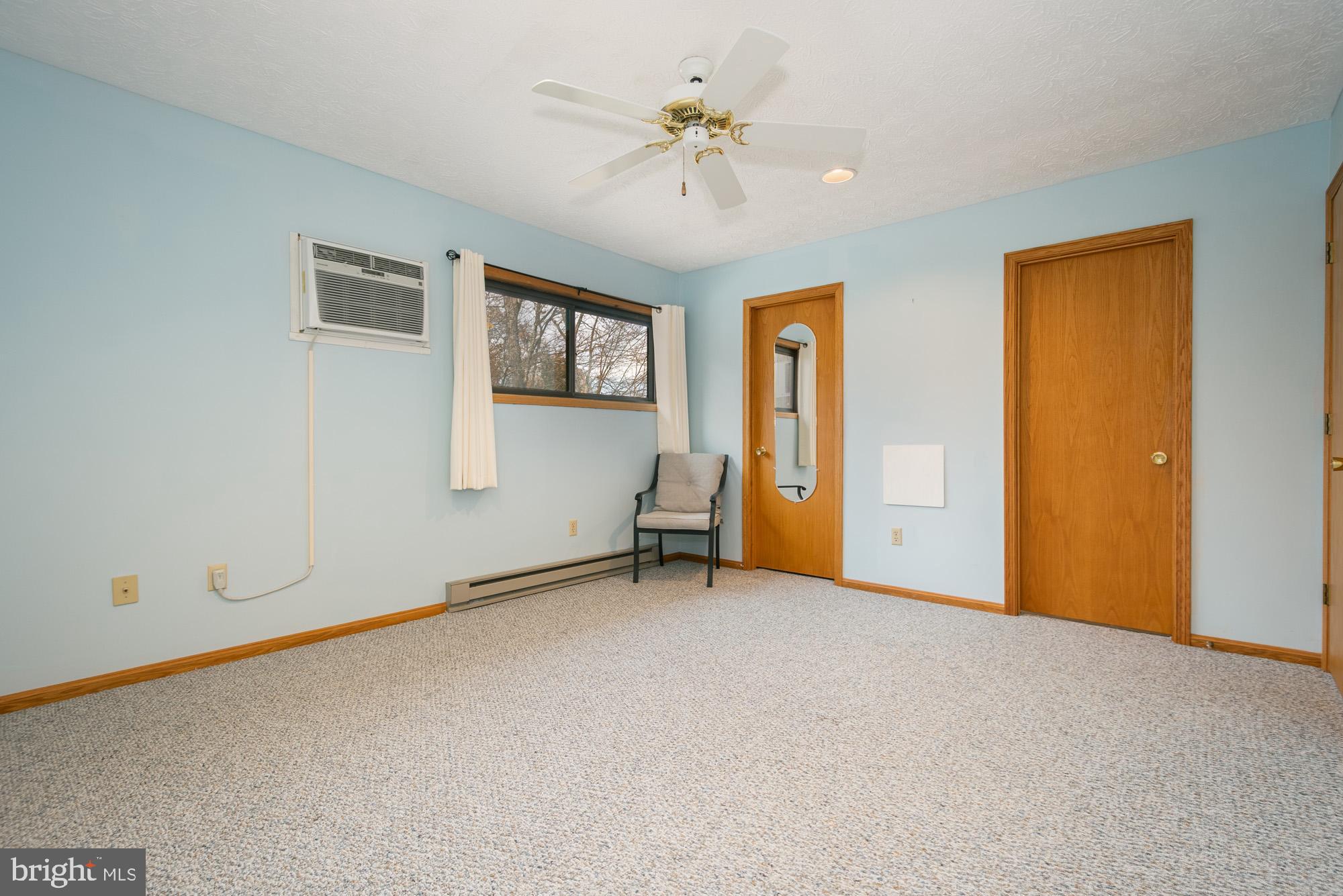 LAUREL BROOK - Residential