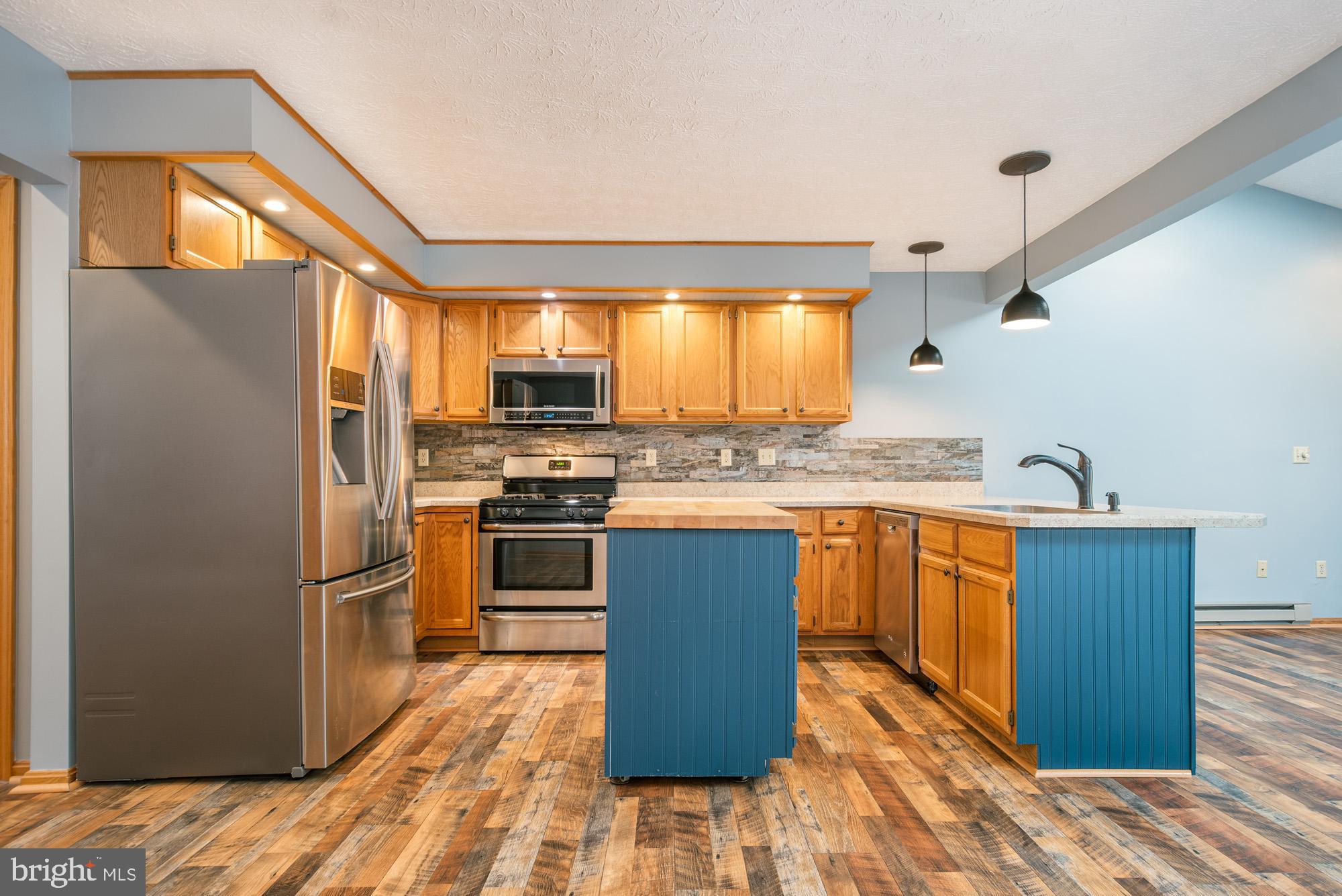 LAUREL BROOK - Residential