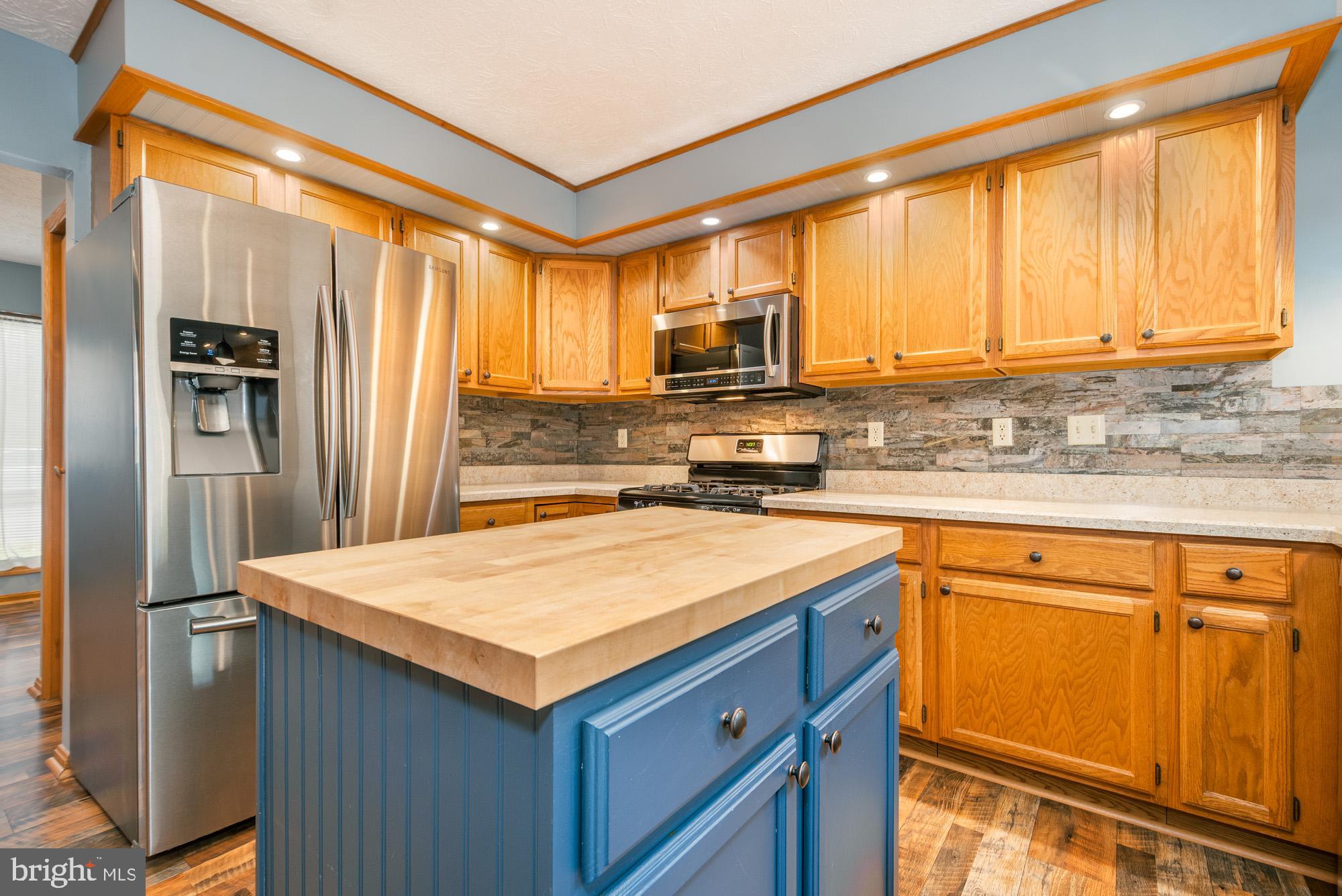 LAUREL BROOK - Residential