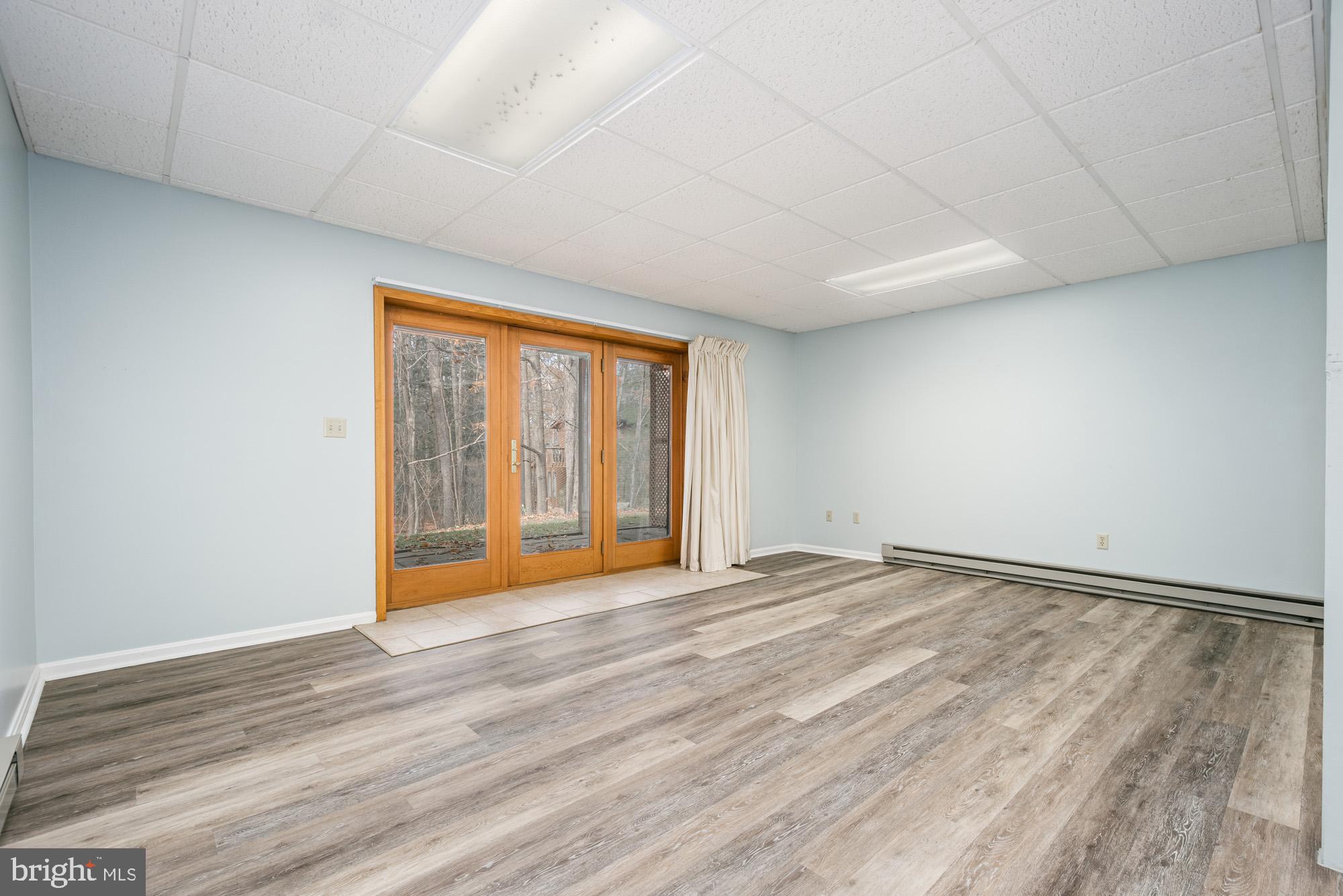 LAUREL BROOK - Residential