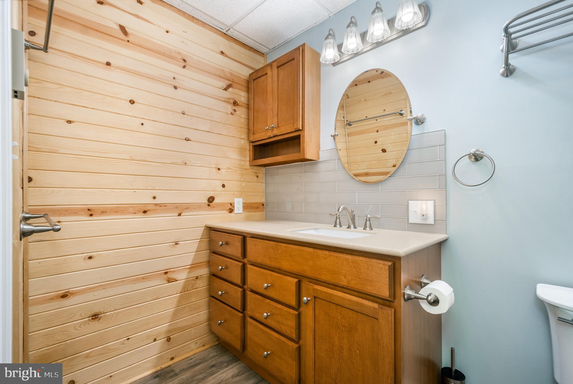 LAUREL BROOK - Residential