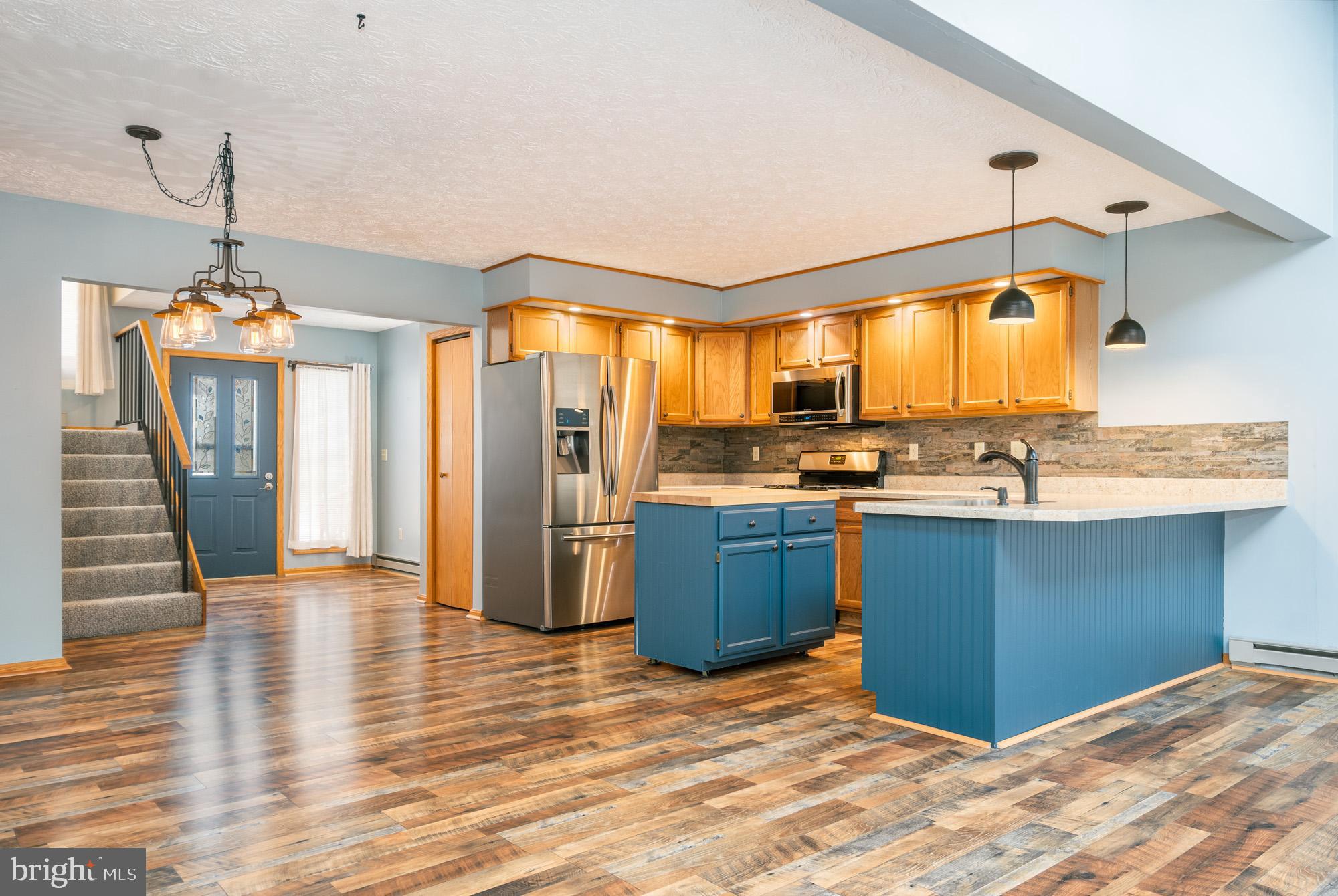 LAUREL BROOK - Residential