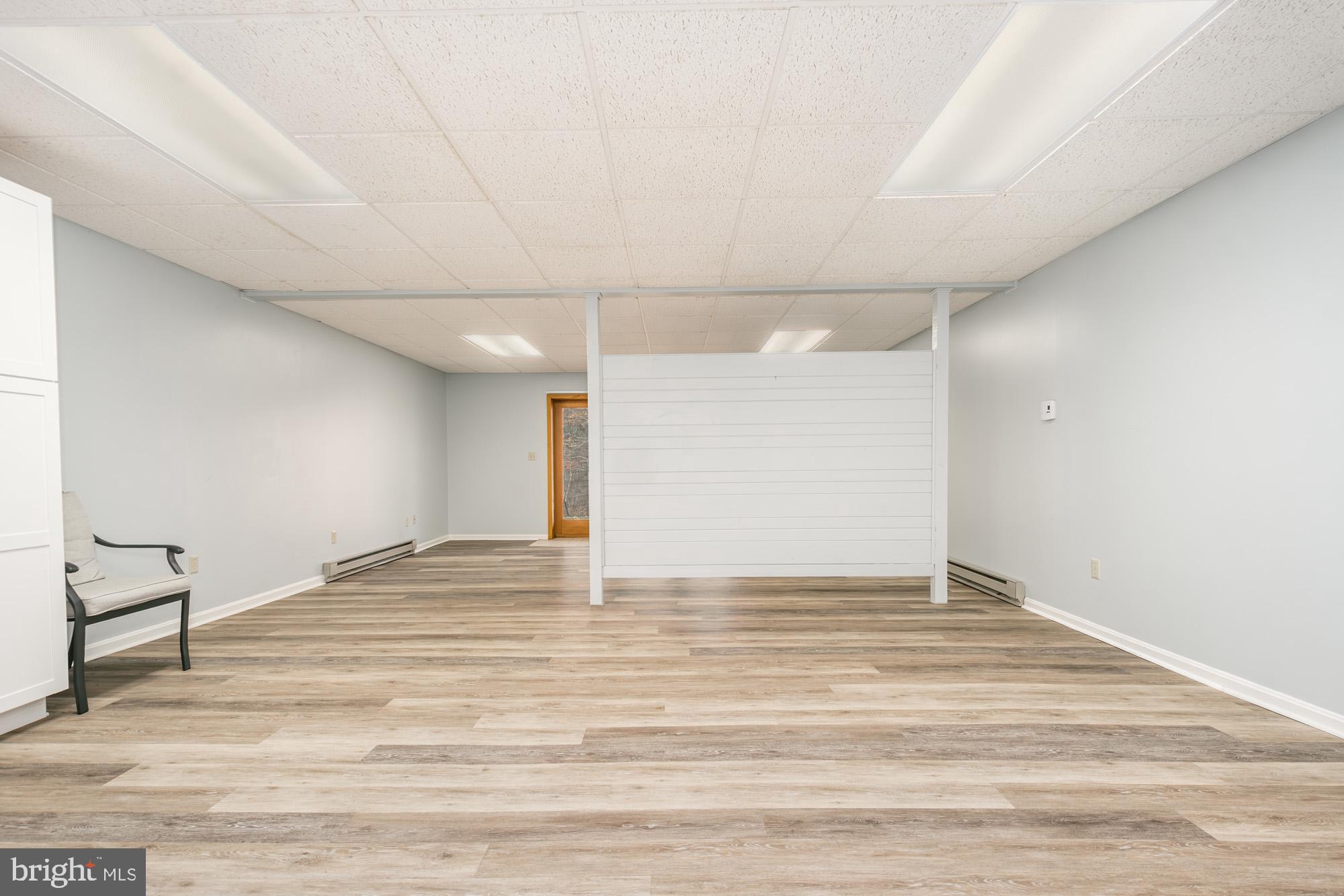 LAUREL BROOK - Residential