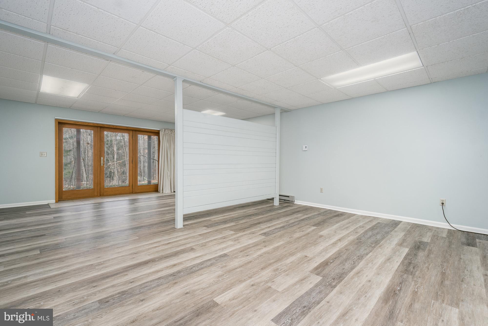 LAUREL BROOK - Residential