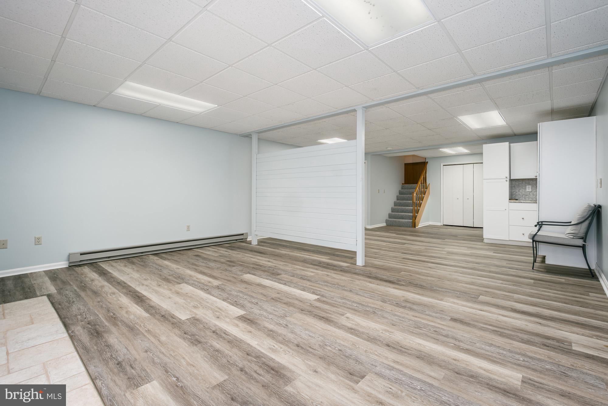 LAUREL BROOK - Residential