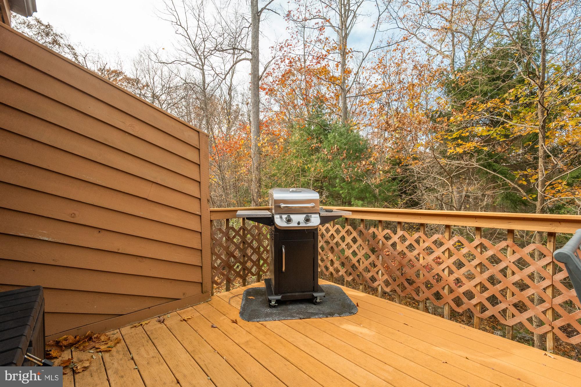 LAUREL BROOK - Residential