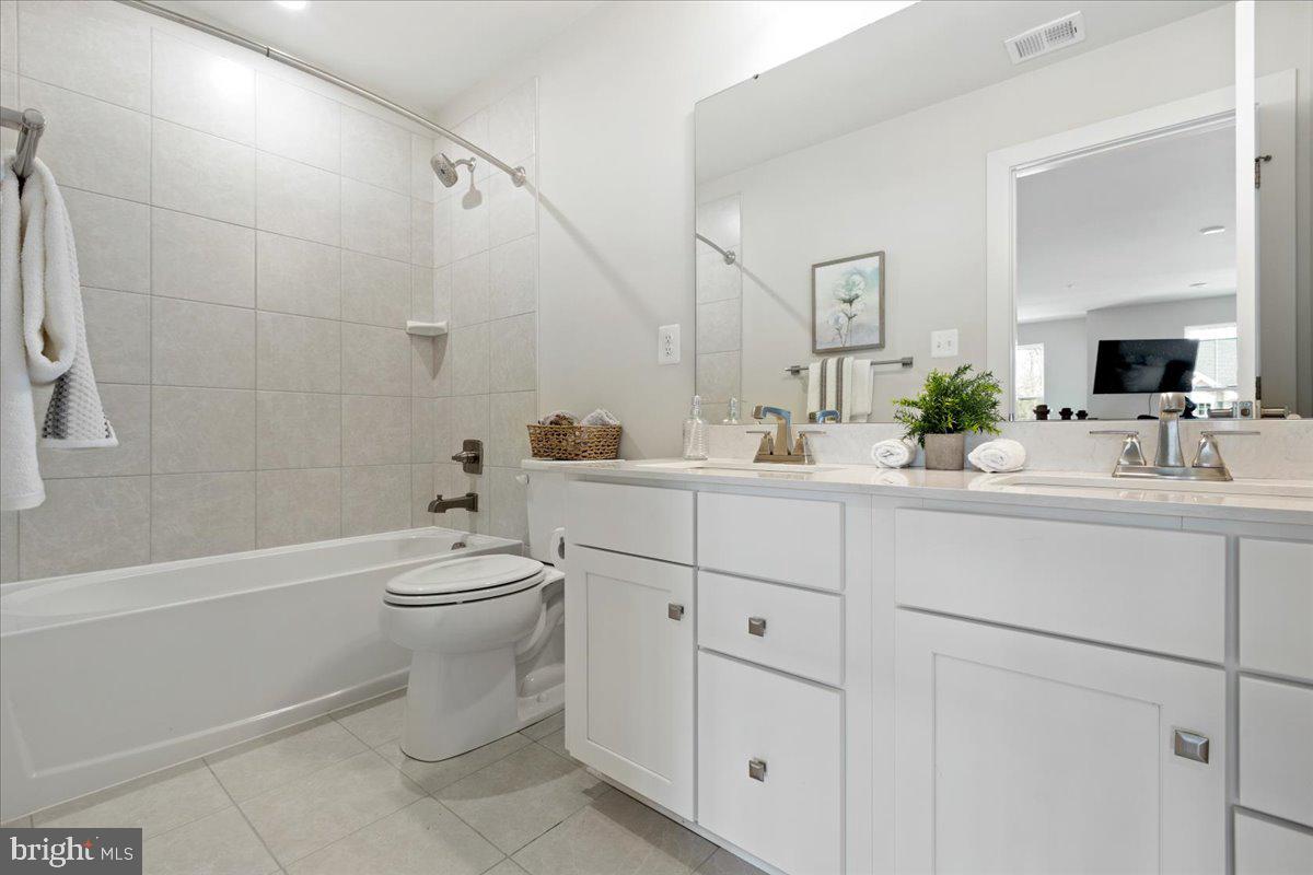 TWO RIVERS - Residential