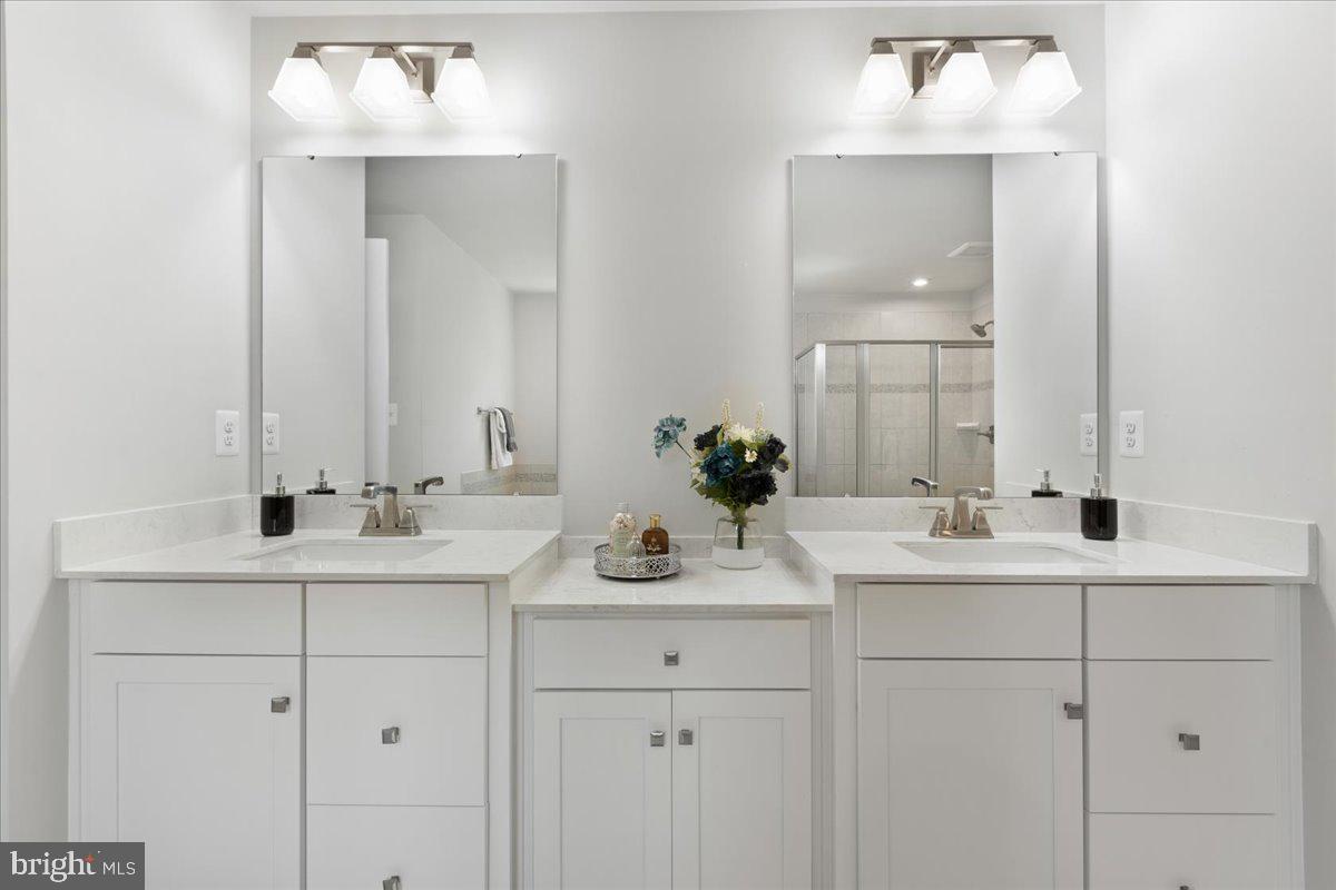 TWO RIVERS - Residential