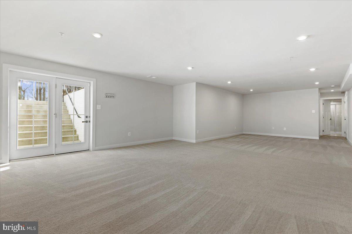 TWO RIVERS - Residential