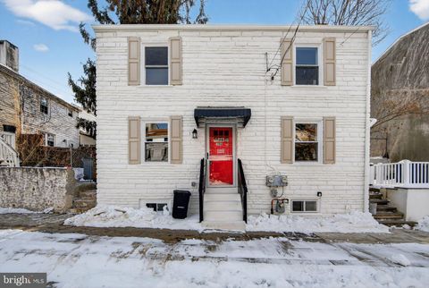 Photo of 308 W Chestnut Street, WEST CHESTER, PA 19380 (MLS # PACT2116976)