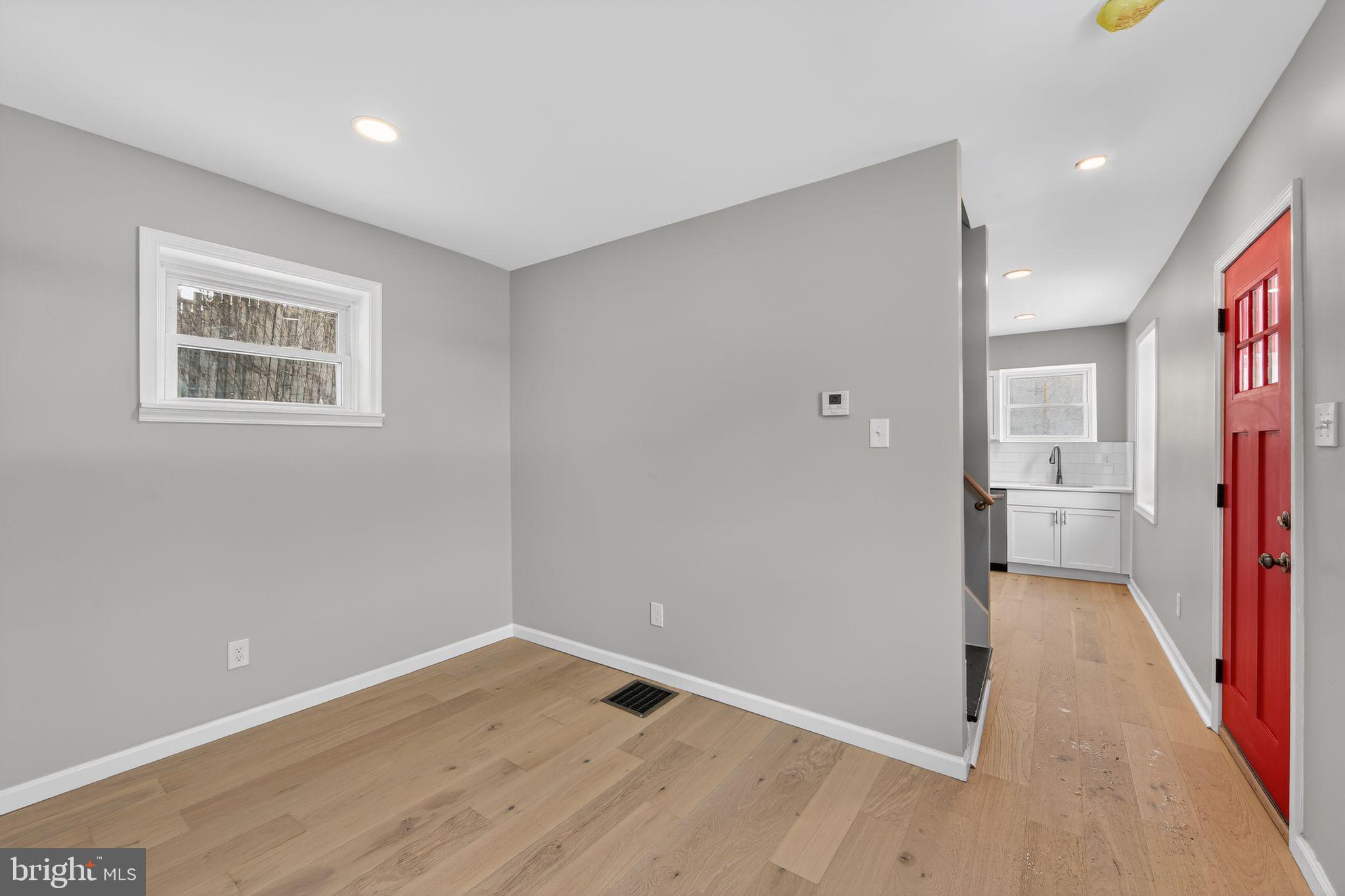 308 W CHESTNUT STREET