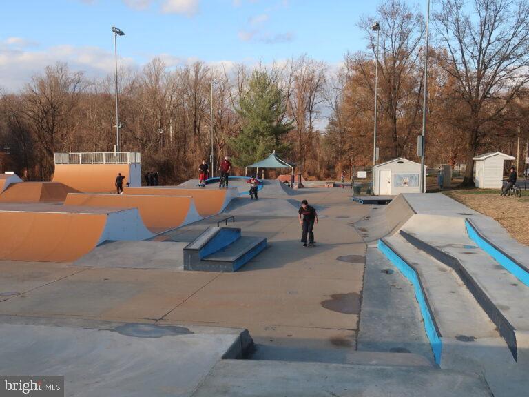 NORTH SPRINGFIELD - Residential