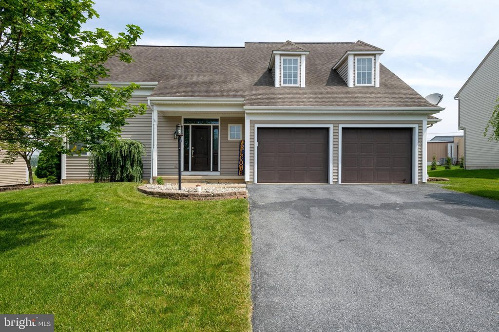 Photo of 52 REAGAN DR, EPHRATA, PA 17522 (MLS # PALA2034956)